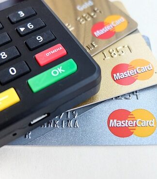 Czym się różni karta debit od Visa? Czym się różni karta debit od Visa?