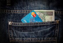 Czym różni się karta kredytowa od płatniczej?