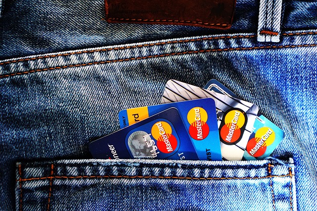 Czy można założyć konto w banku bez karty?