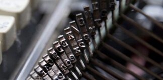 Jakie są dwa typy komunikowania się?